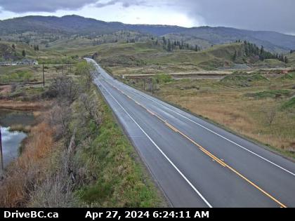Hwy-3, next to Conifryd Lake, looking west. (elevation: 597 metres) Traffic Camera