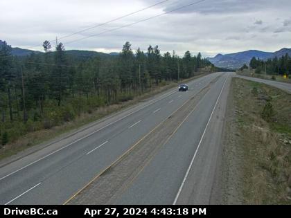 Traffic Cam Hwy-97 at the Monte Creek brake check, looking north. (elevation: 533 metres) Player