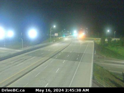 Traffic Cam Hwy-1 at 176th Street overpass, looking south. (elevation: 64 metres) Player