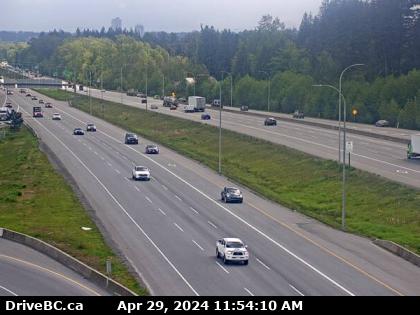 Hwy-1 at 176th Street overpass, looking east. (elevation: 64 metres) Traffic Camera