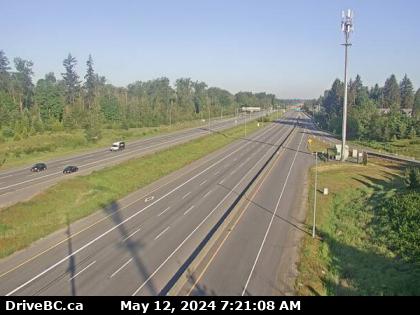 Traffic Cam Hwy-1 at 176th Street overpass, looking west. (elevation: 64 metres) Player