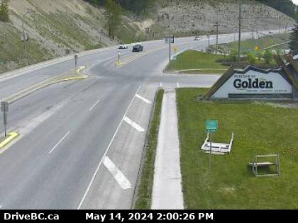 Hwy-1, at Hwy-95 interchange, looking east bound along Hwy-1. (elevation: 803 metres) Traffic Camera
