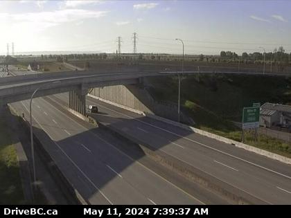 Traffic Cam Hwy-99 at Hwy-17 in Delta, looking east. (elevation: 4 metres) Player
