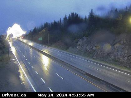 Traffic Cam Hwy-5, 61km south of Merritt, looking south. (elevation: 1193 metres) Player