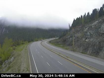 Traffic Cam Hwy-5, about 7 km north of Zopkios Brake Check, looking south. (elevation: 1230 metres) Player