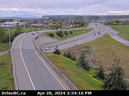 Hwy-17 (South Fraser Perimeter Rd) at Deltaport Way in South Delta, looking south. (elevation: 6 metres) Traffic Camera