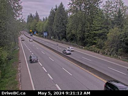 Hwy-1 at Hadden Drive ramp for Taylor Way, looking east. (elevation: 62 metres) Traffic Camera