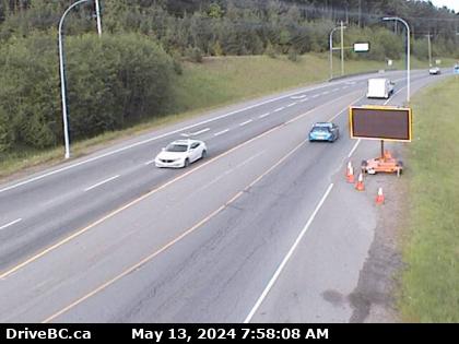 Traffic Cam Hwy-4 at Alberni Hwy-(Hwy-4A) junction, about 2 km west of Coombs, looking west. (elevation: 124 metres) Player