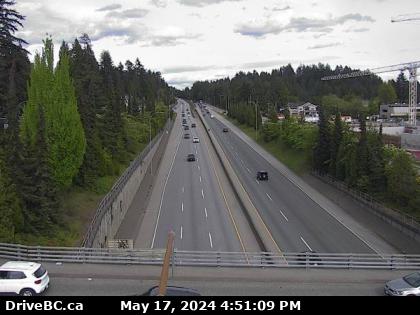 Traffic Cam Hwy-1 (Upper Levels Highway) at Lonsdale Ave, looking east. (elevation: 132 metres) Player