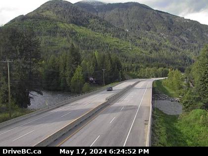 Traffic Cam Hwy-1 near the Perry River Bridge, about 30 km east of Sicamous, looking east. (elevation: 384 metres) Player