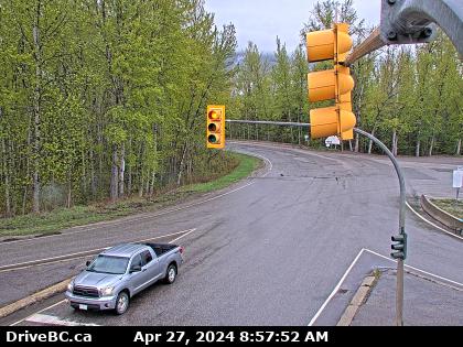 Traffic Cam Hwy-1 at Hwy-23 in Revelstoke, looking north to Westside Road. (elevation: 446 metres) Player
