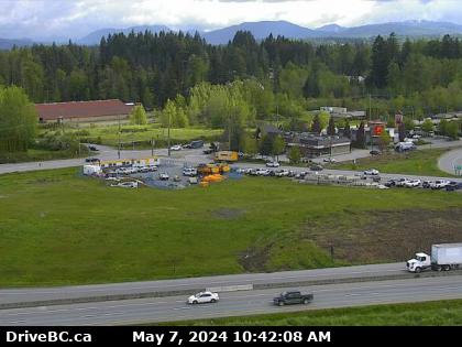 Traffic Cam Hwy-1 off-ramp to 264th Street, looking north. (elevation: 94 metres) Player