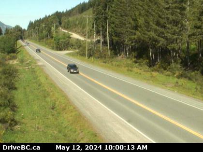 Traffic Cam Hwy-18, mid-point between Hwy-1 turn-off and Cowichan Lake exit, looking west. (elevation: 301 metres) Player