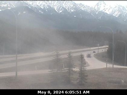 Traffic Cam Hwy-1, at Hwy-93 South junction, looking south. (elevation: 1459 metres) <div style='font-size:8pt;font-style:italic'> <br>Images provided by Parks Canada and Alberta Motor Association with the BC Ministry of Transportation and Infrastructure. </div> Player