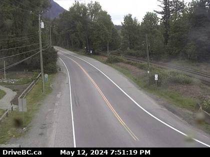 Hwy-7 at Deroche Rd and Nicomen Rd railway crossing, looking east. (elevation: 19 metres) Traffic Camera