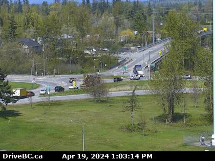 Traffic Cam Hwy-1 westbound on-ramp from 232nd St, looking north. (elevation: 26 metres) Player