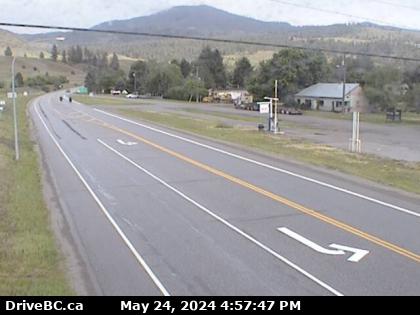 Traffic Cam Hwy-3 in Midway, at Florence St, looking east. (elevation: 581 metres) Player