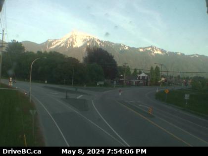 Traffic Cam Hwy-7 at Hwy-9 (Evergreen Drive) in Agassiz, looking east. (elevation: 24 metres) Player