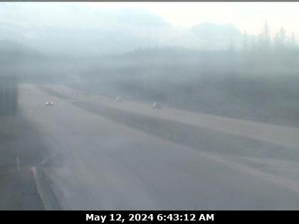 Hwy-1 west of Lake Louise Overpass in Alberta, looking east. (elevation: 1562 metres) <div style='font-size:8pt;font-style:italic'> <br>Images provided by Parks Canada and Alberta Motor Association with the BC Ministry of Transportation and Infrastructure. </div> Traffic Camera