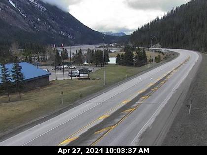 Traffic Cam Hwy-1 at Field Rd, about 16 km west of BC/Alberta border, looking southwest. (elevation: 1240 metres) <div style='font-size:8pt;font-style:italic'> <br>Images provided by Parks Canada with the BC Ministry of Transportation and Infrastructure. </div> Player