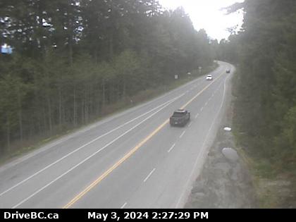 Traffic Cam Hwy-4 about 9 km east of Port Alberni, looking west. (elevation: 425 metres) Player