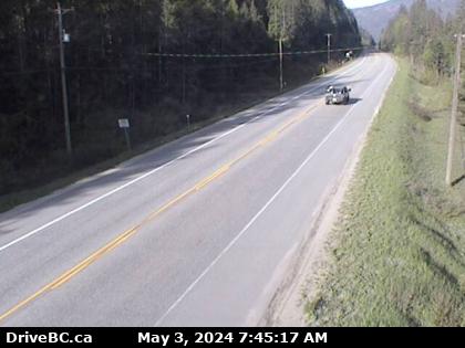 Traffic Cam Hwy-1, east of Sicamous at Cambie/Solsqua Roads, looking west. (elevation: 370 metres) Player