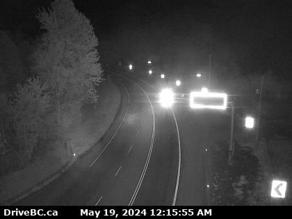 Traffic Cam Hwy-1, 20 km west of Revelstoke, looking east. (elevation: 510 metres) Player