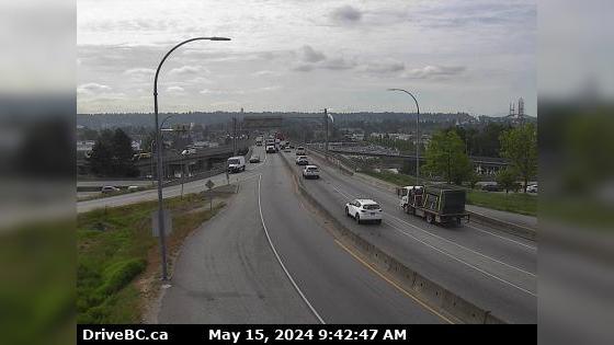 Traffic Cam New Westminster › South: Hwy 91A, north end of Queensborough Bridge, looking south Player
