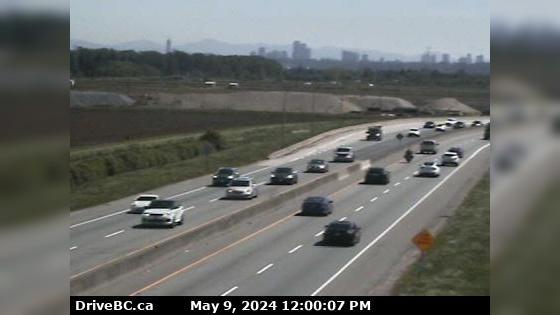 Traffic Cam Burnaby › East: Hwy 91 at No.8 Road on East-West Connector, looking east Player