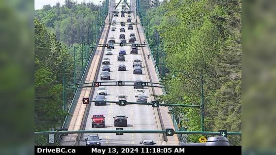 Traffic Cam District of North Vancouver › South: North end of Lions Gate Bridge, looking south Player