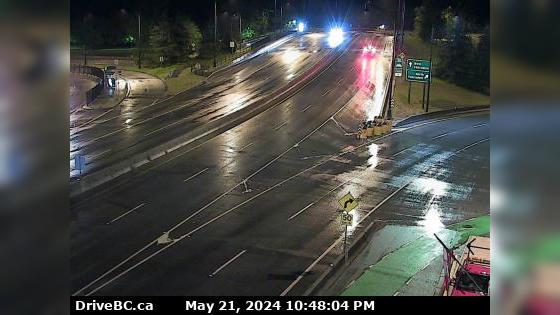 Traffic Cam West Vancouver › North: North end of Lions Gate Bridge, looking north Player