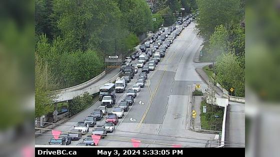 Traffic Cam West Vancouver › North: Taylor Way at Marine Drive, looking north on Taylor Way Player