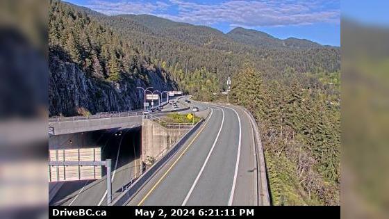 Traffic Cam West Vancouver › East: Hwy 99 at Hwy 1 ramp to Horseshoe Bay, looking east Player