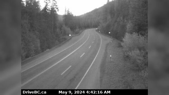 Traffic Cam Salmon Arm › East: Hwy 1 at Annis Pit, 8 km southwest of Sicamous, looking east Player