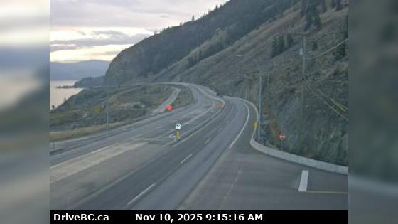 Traffic Cam Summerland › South: Hwy 97 at Callan Rd, about 6 km north of - about 15 km south of Peachland. Looking south Player