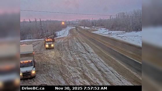 Traffic Cam Taylor › South: Hwy 97 at South - Hill, 20 km south of Fort St John, looking south Player