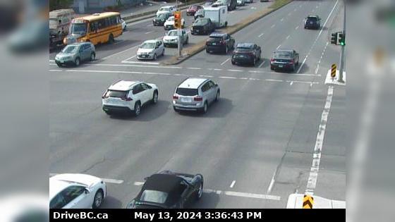 Saanich › North: Hwy 17 at Cloverdale Ave in Victoria, looking north Traffic Camera