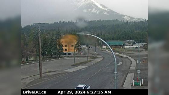 Elkford › West: Hwy 43 at Fording River Road in - looking west Traffic Camera