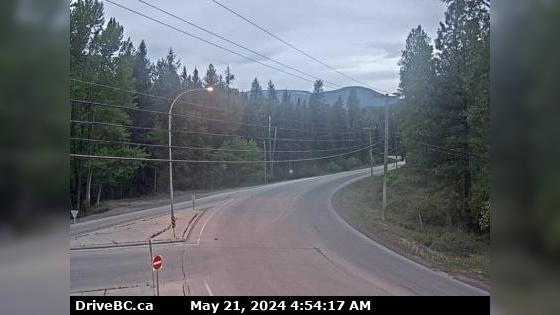Chapman Camp › South-West: Highway 95A at Black Bear Crescent, about 3 km south of Kimberley looking southwest Traffic Camera