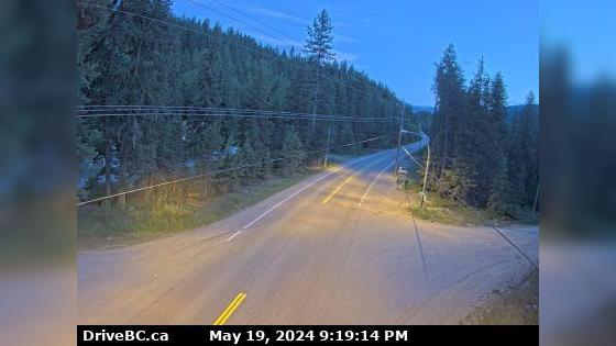 Traffic Cam Slocan › South: Hwy 6 at Kennedy Rd/Lemon Creek Rd, looking south near Lemon Creek, about 8km south of Player