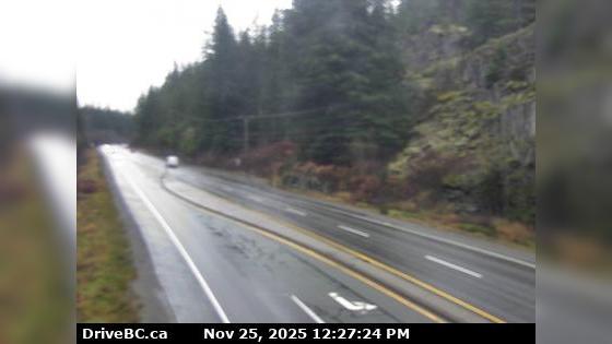 Traffic Cam Whistler Resort Municipality › South: Hwy 99, near Brew Creek Forest Service Rd, about 17 KM southwest of Whistler, looking south Player