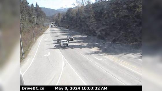 Traffic Cam Marketplace › North: Hwy 99, in Whistler at Lorimer Rd, looking north Player