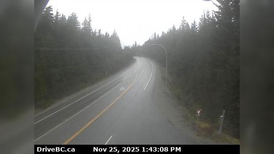 Traffic Cam Whistler Resort Municipality › North: Hwy 99, about 13 km north of Whistler at Riverside Drive, looking north Player