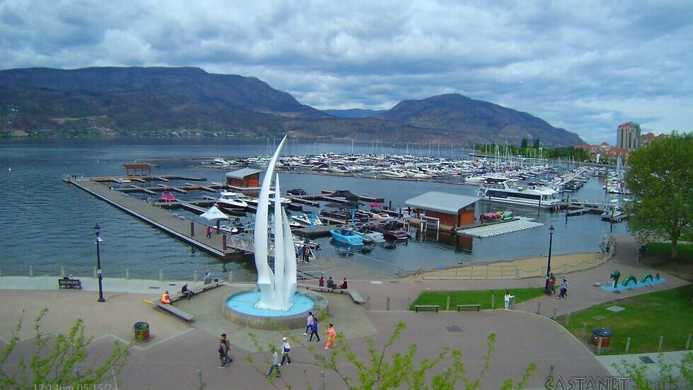 Traffic Cam Kelowna: Sails and downtown pier Player