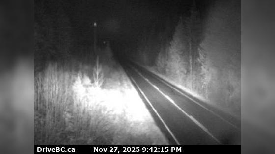 Traffic Cam Area B › North: Hwy 23, about 30 km south of Revelstoke and 22 km north of Shelter Bay Ferry, looking north Player