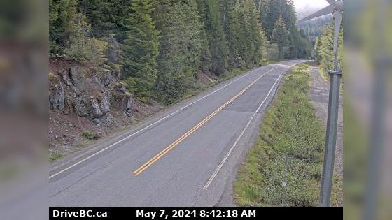 Bridal Falls › East: Hwy 28, (Gold River Hwy), at Crest Lake, about 14 km east of Gold River, looking east Traffic Camera