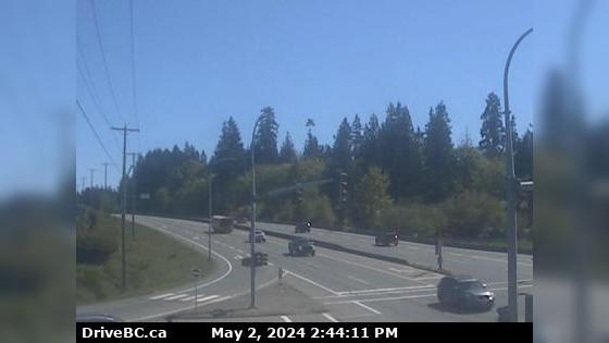 Traffic Cam Cobble Hill › South: Hwy 1 at Cowichan Bay Rd - Rd, looking south Player