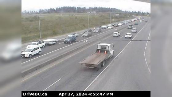 Traffic Cam Central Saanich › North: Hwy 17 at Mt Newton Cross Rd, looking north Player