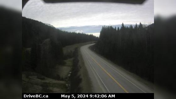 Traffic Cam Valemount › East: Hwy 16, 27 km east of Tete-Jaune Junction, 40 km west of BC/Alberta border Player