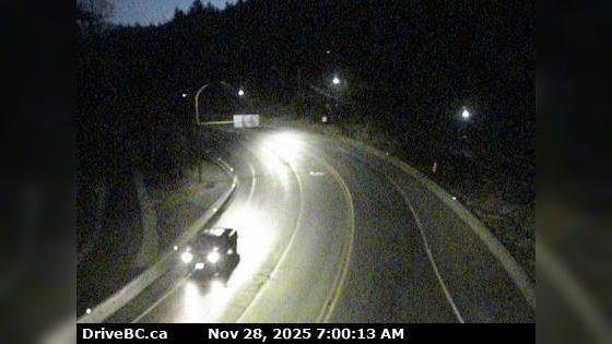 Traffic Cam Bayshores › North-East: Hwy 99 at Bayshore Drive, looking northbound Player